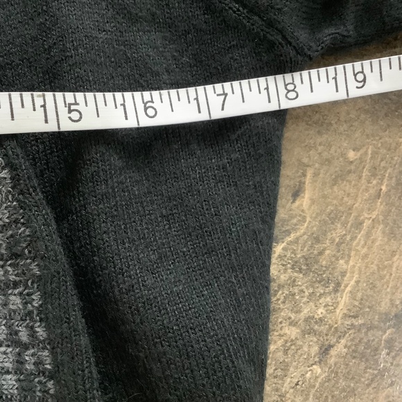 Venus Classic Sweater Medium - Picture 9 of 12